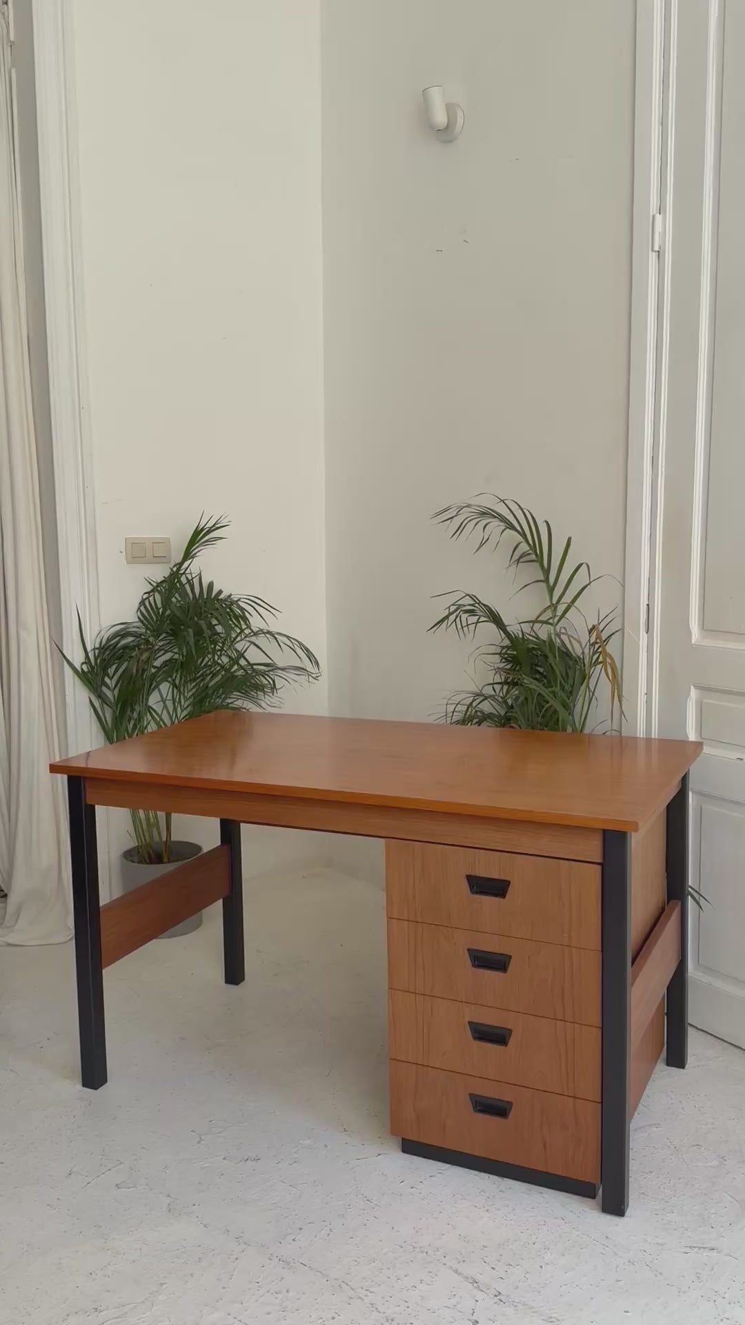 Bureau vintage en teck de 1970