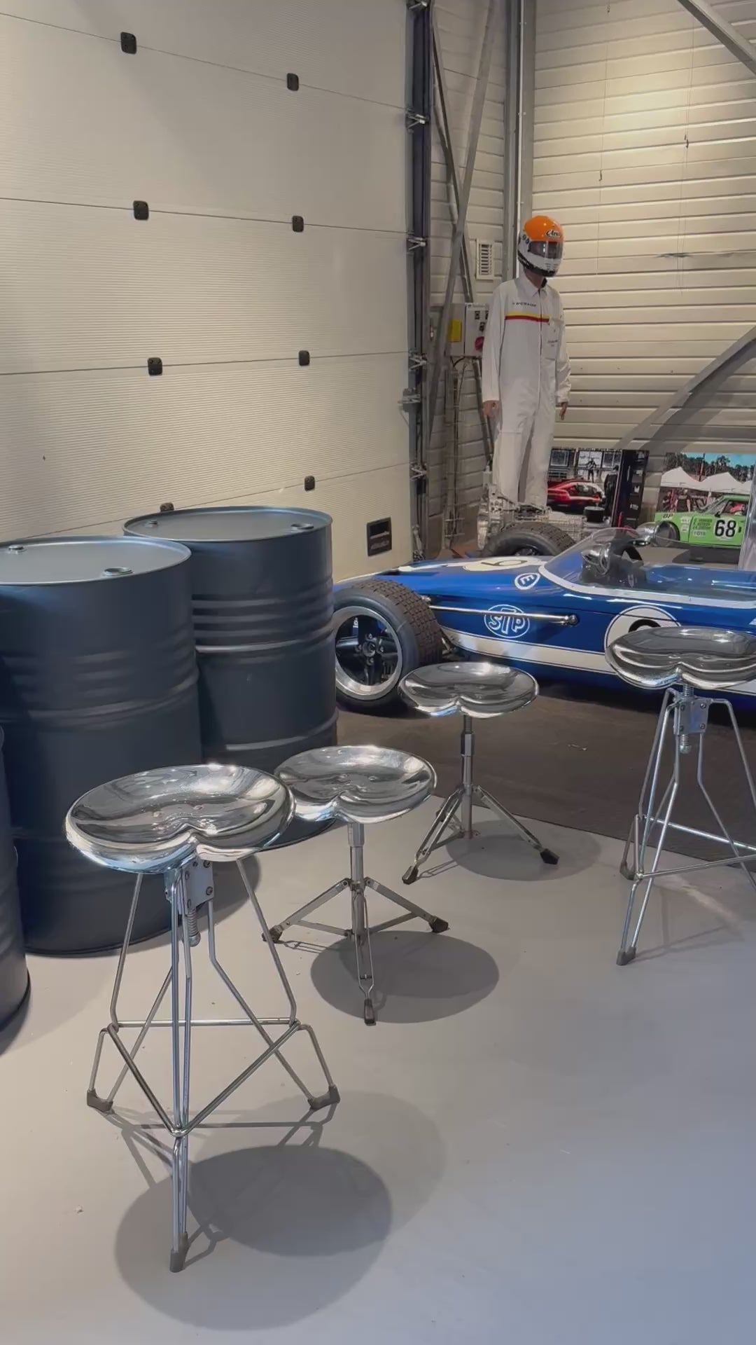 Charger la vidéo: 4 tabourets très rare de Yasu Sasamoto